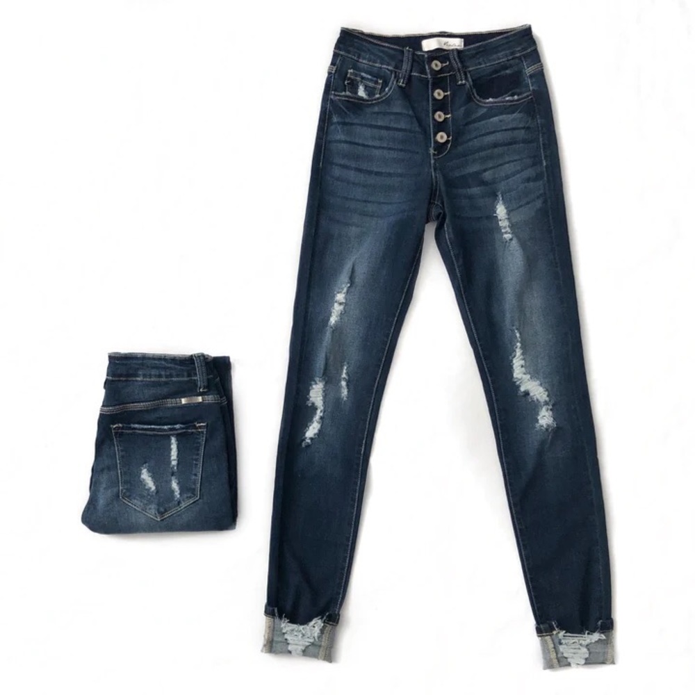 Kancan Jeans. Mid-Rise. Woman’s size 15/31.
